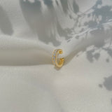 ALFYO Orecchino earcuff Daily Routine in argento dorato con zirconi bianchi Ambientato