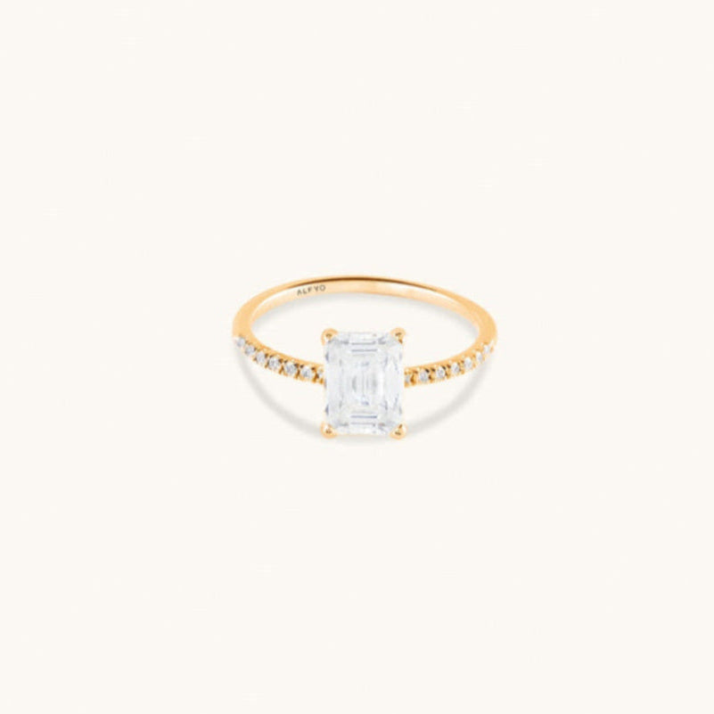 14KT Oro Giallo Orecchini a Lobo con Diamante a 14KT Oro Giallo Orecchini a Lobo con Diamante a