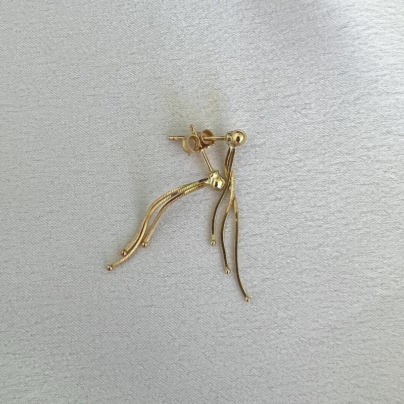 orecchini pendenti a filo in oro giallo 18 carati