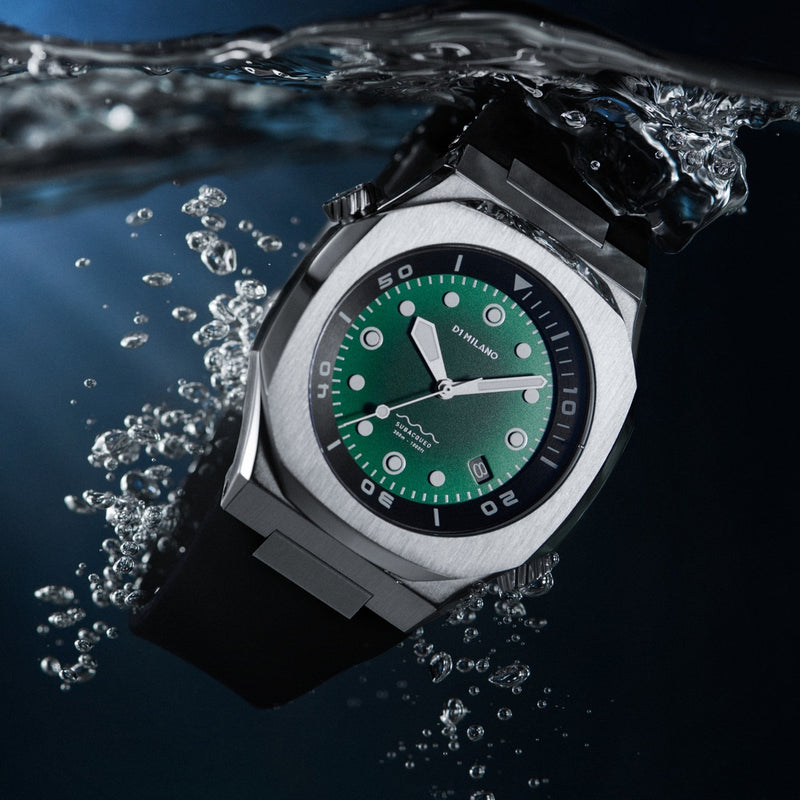orologio D1 Milano subacqueo automatico con cassa in acciaio quadrante verde e cinturino nero DVRJ03 variante4