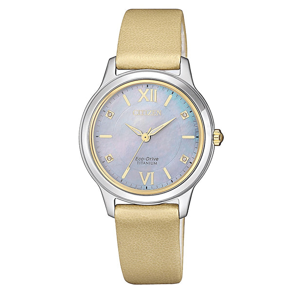 CITIZEN Orologio al Quarzo Solo Tempo Donna con Cassa Rotonda Quadrante Madreperla e Cinturino in Pelle Beige EM0724-17Y