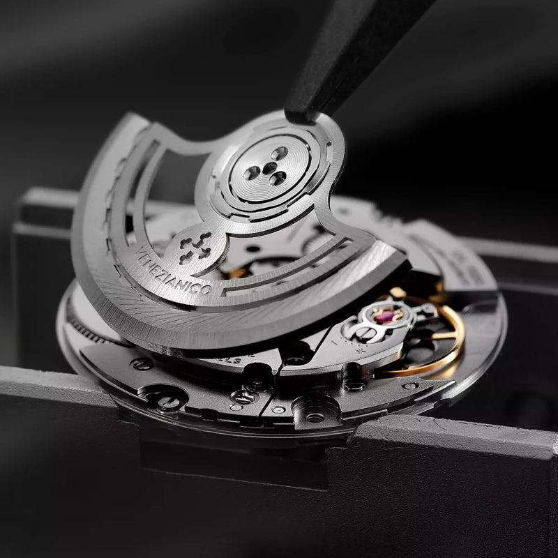 Orologio Venezianico Nereide Gmt 42 mm Ceratung 4821501C cinturino in acciaio lucido e satinato dettaglio 5
