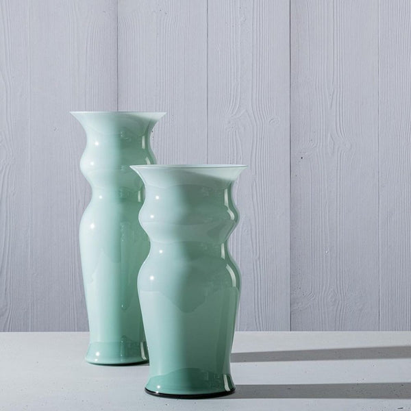 vaso venini odalische piccolo color verde rio in vetro soffiato di Murano 706.80 ambientato