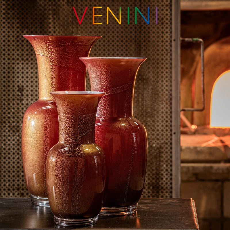 vaso venini opalino esterno rosso sangue di bue con foglia oro ed interno rosa cipria in vetro soffiato di Murano 706.24 Variante2