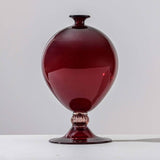 vaso Venini veronese rosso sangue di bue sfera rosa cipria in vetro soffiato di Murano 600.01 Ambientato
